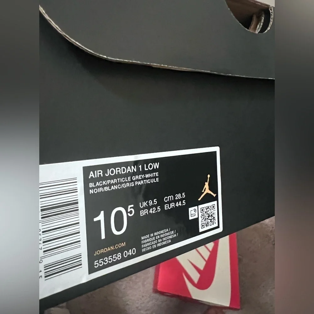 4 empty NIKE shoe boxes men size 10.5